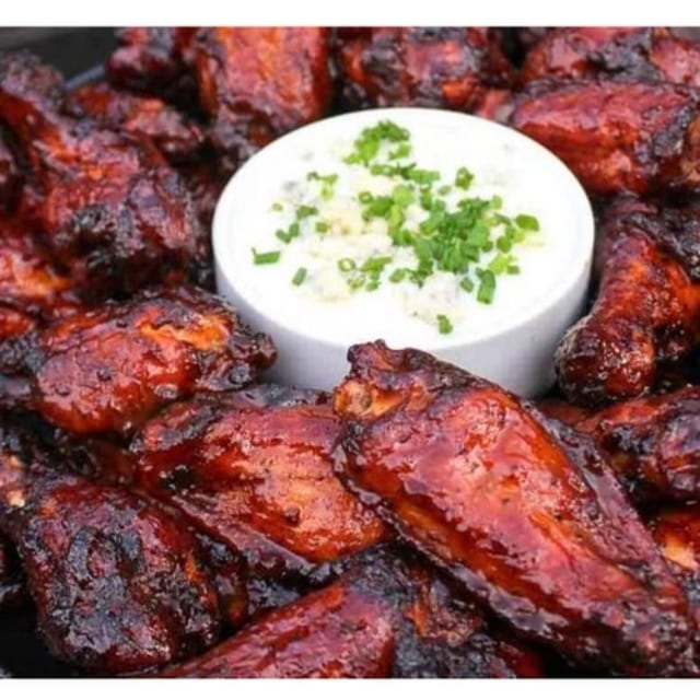 Brooklyn Born's Famous Chicken 10 Wings.