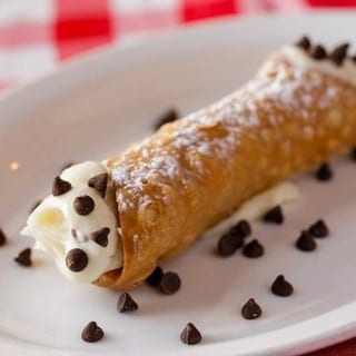 Traditional Cannoli