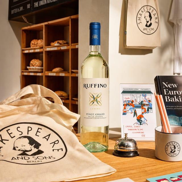 Ruffino Ruffino Lumina Italy DOC
Pinot Is Grigio Bottle.